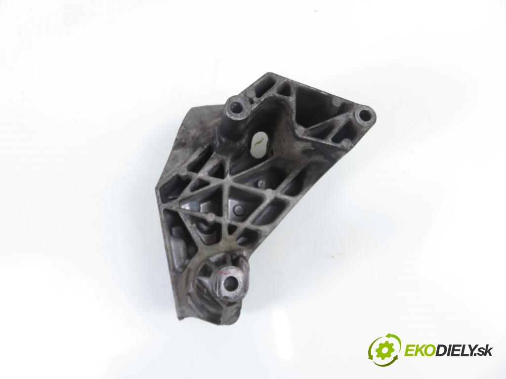 AUDI A3 (8L1) HB 1996 92,00 1.8 - AGN 1781,00 Uchytenie Motor 038199207H