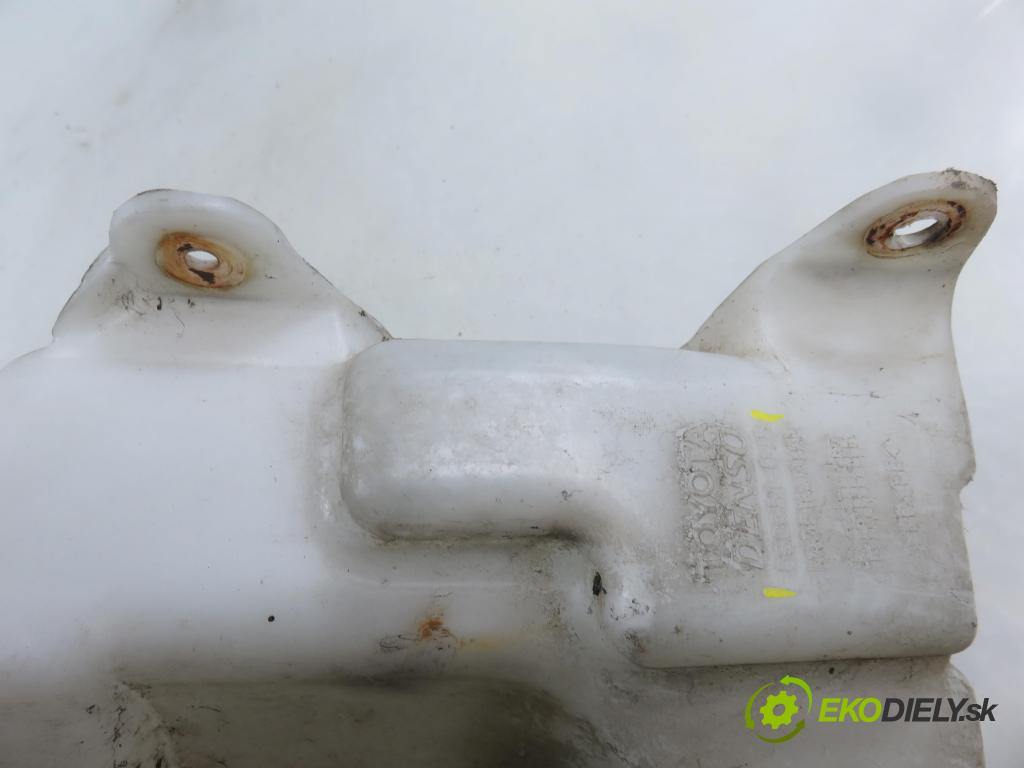 TOYOTA RAV 4 II (_A2_) SUV 2003 85,00 2.0 D-4D 4WD 116 - 1CD-FTV 1995,00 Nádržka ostrekovačov 060851045 (Kľučka dverí ostatné)