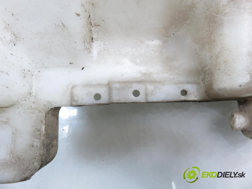 TOYOTA RAV 4 II (_A2_) SUV 2003 85,00 2.0 D-4D 4WD 116 - 1CD-FTV 1995,00 Nádržka ostrekovačov 060851045 (Kľučka dverí ostatné)