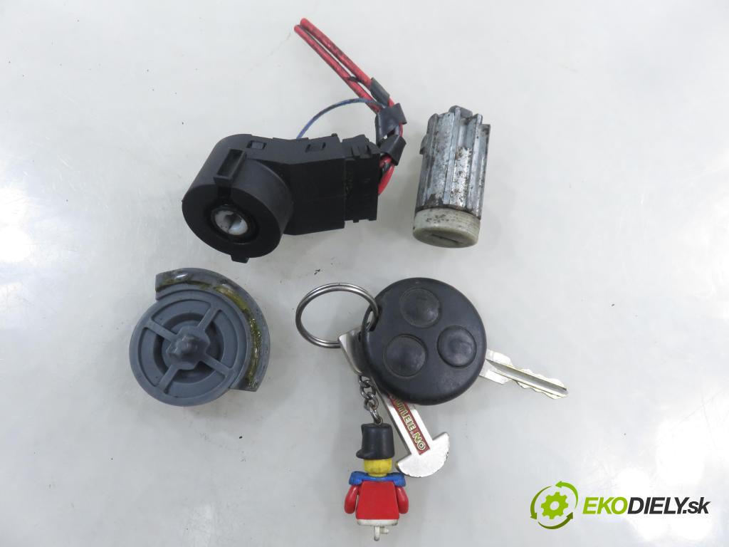 SMART CITY-COUPE (450) HB 2001 30,00 0.8 CDI R3 41 - OM 660.940 799,00 spinačka  (Spínacia skrinka)