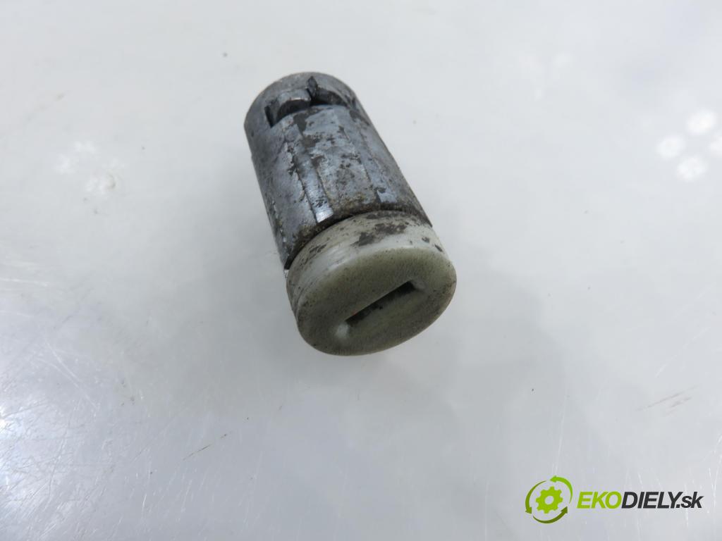 SMART CITY-COUPE (450) HB 2001 30,00 0.8 CDI R3 41 - OM 660.940 799,00 spinačka  (Spínacia skrinka)