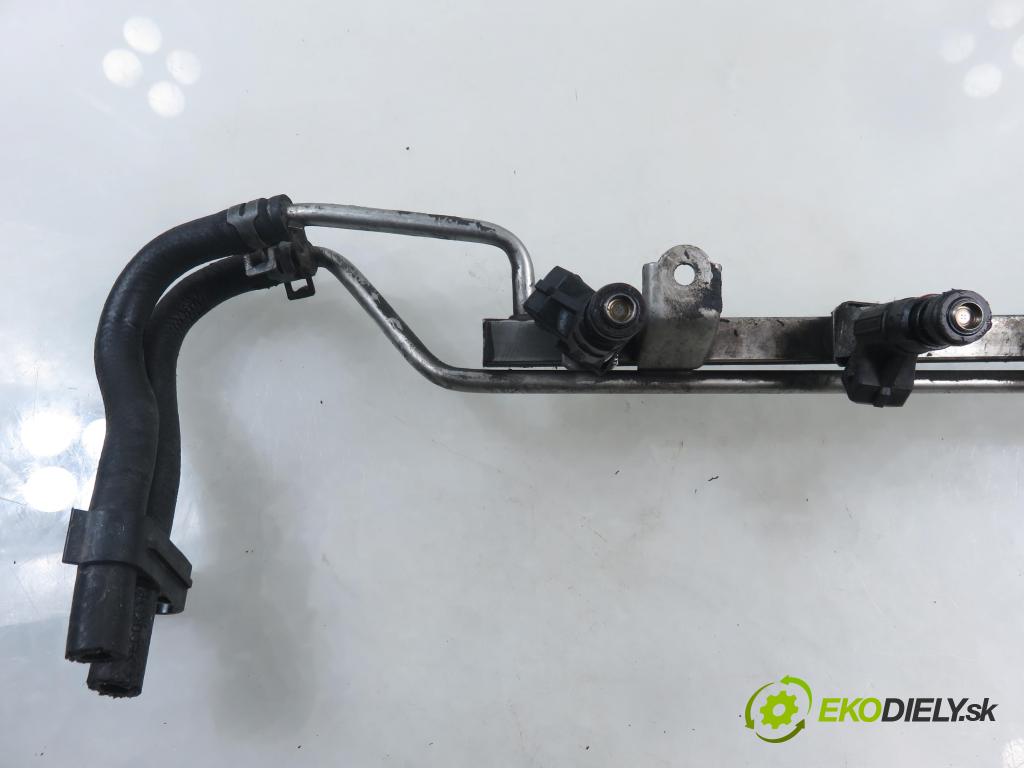 AUDI A3 (8L1) HB 2002 132,00 1.8 T 180 - AUQ 1781,00 Lišta vstrekovacia 06A906031BA ; 0280156061 (Vstrekovacia lišta)