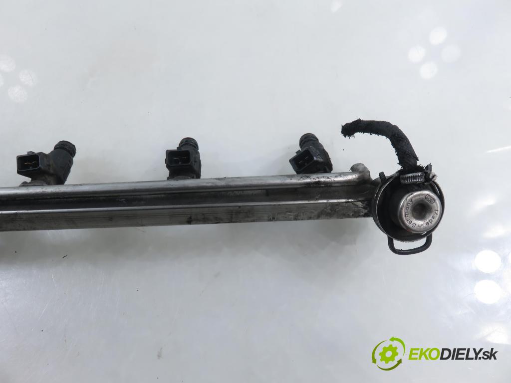 AUDI A3 (8L1) HB 2002 132,00 1.8 T 180 - AUQ 1781,00 Lišta vstrekovacia 06A906031BA ; 0280156061 (Vstrekovacia lišta)