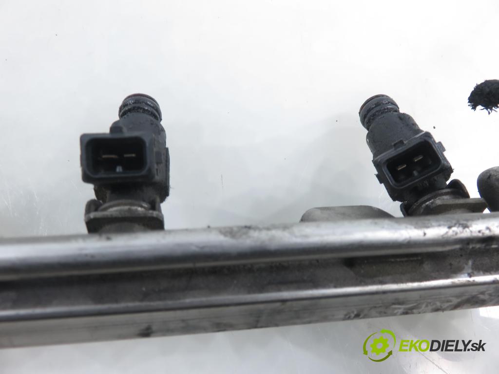 AUDI A3 (8L1) HB 2002 132,00 1.8 T 180 - AUQ 1781,00 Lišta vstrekovacia 06A906031BA ; 0280156061 (Vstrekovacia lišta)