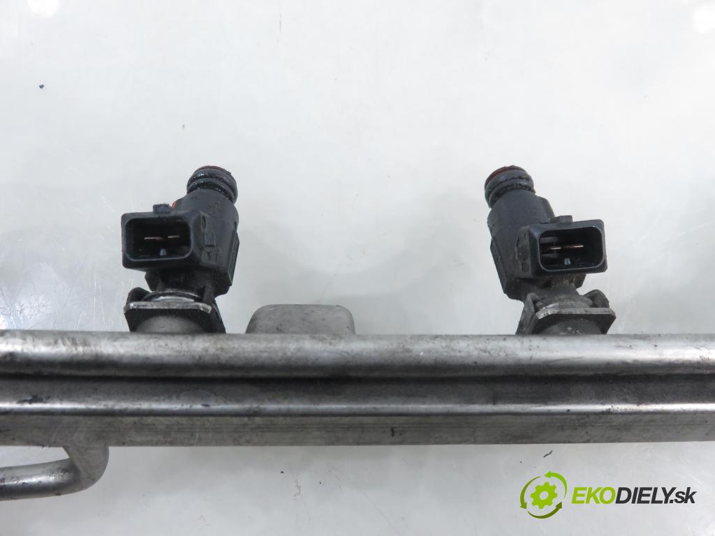 AUDI A3 (8L1) HB 2002 132,00 1.8 T 180 - AUQ 1781,00 Lišta vstrekovacia 06A906031BA ; 0280156061 (Vstrekovacia lišta)