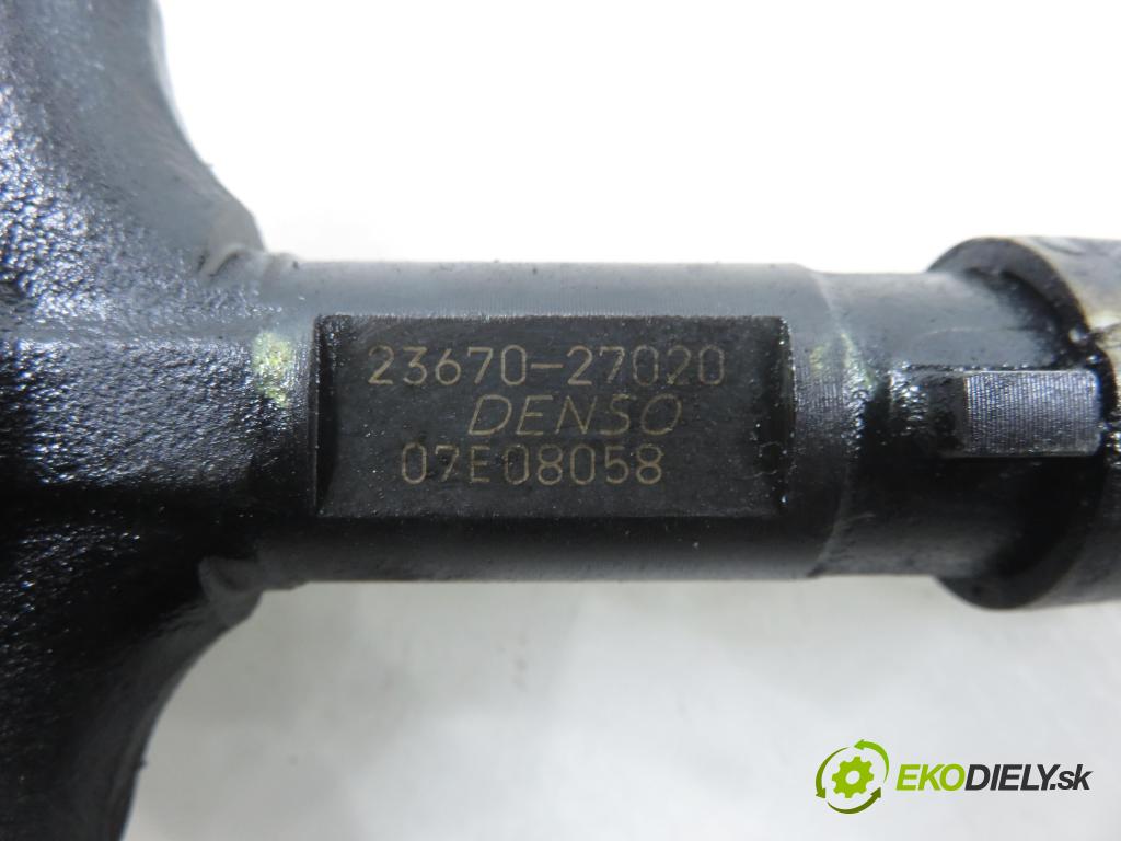 TOYOTA COROLLA (_E12_) HB 2003 85,00 2.0 D-4D 116 (CDE120R_, CDE120L_) - 1CD-FTV 1995,00 vstrekovač 2367027020 (Vstrekovač paliva)