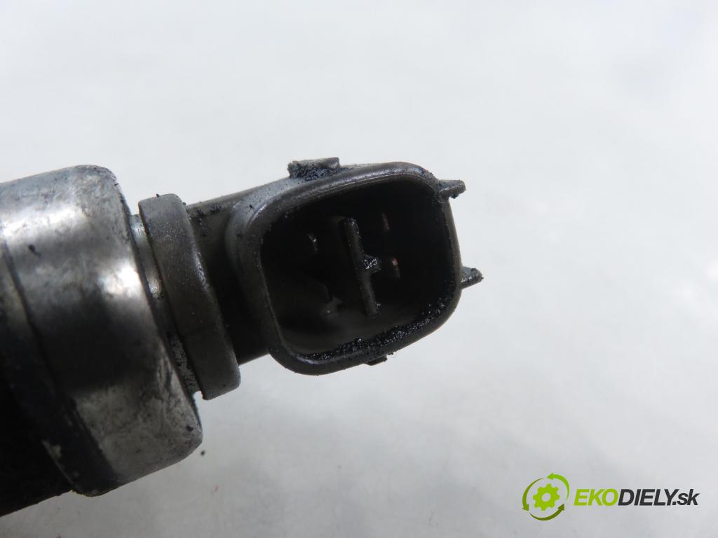 TOYOTA COROLLA (_E12_) HB 2003 85,00 2.0 D-4D 116 (CDE120R_, CDE120L_) - 1CD-FTV 1995,00 vstrekovač 2367027020 (Vstrekovač paliva)