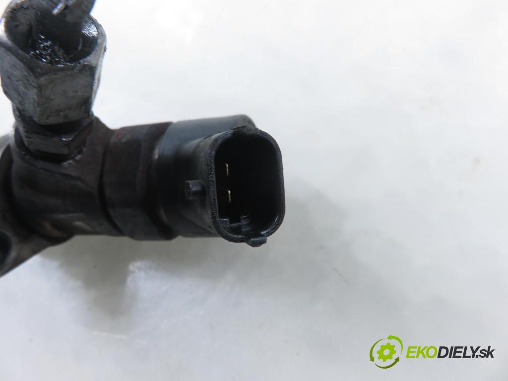 PEUGEOT PARTNER Combispace (5F) KOMBIVAN 2006 66,00 1.6 HDi 90 - 9HX 1560,00 vstrekovač 0445110259 (Vstrekovač paliva)