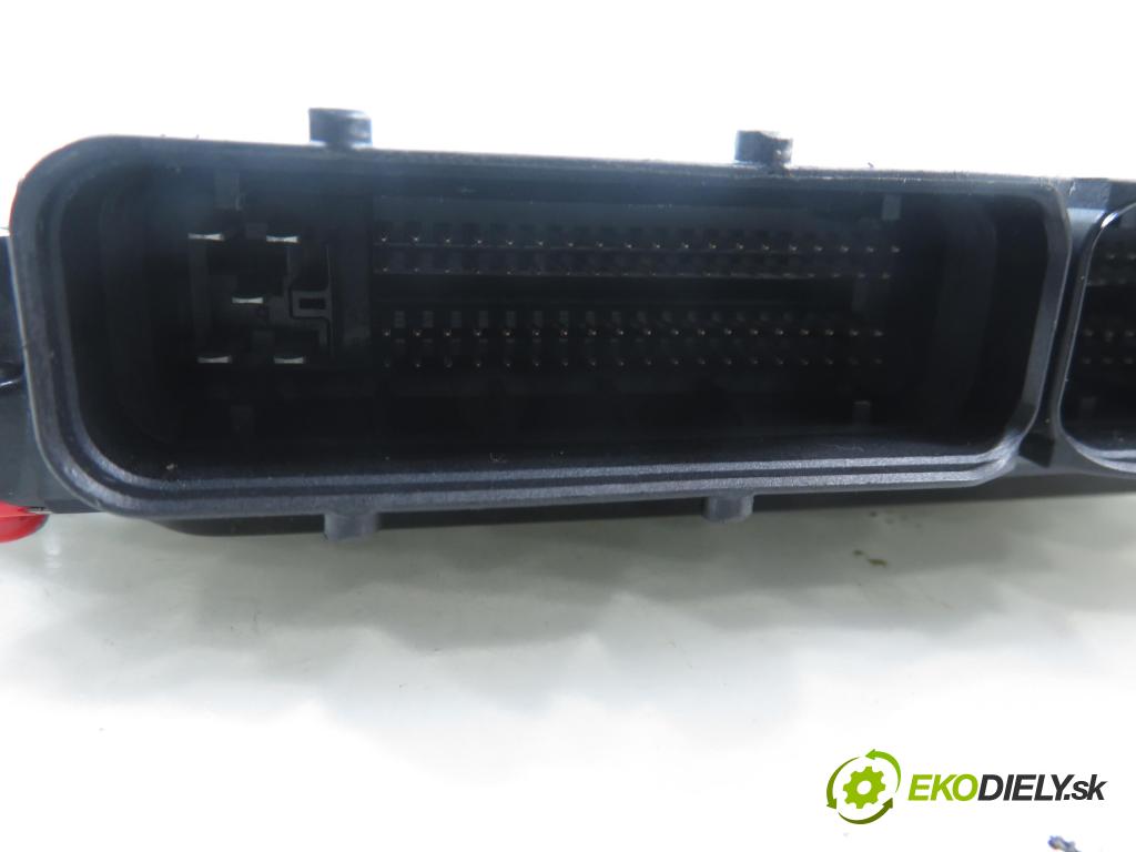 MAZDA 6 Station Wagon (GY) KOMBI 2006 89,00 2.0 DI 121 - RF5C 1998,00 Riadiaca jednotka Motor RF7J18881K ; 2758006409