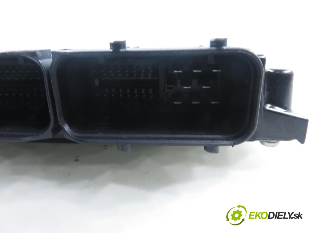 MAZDA 6 Station Wagon (GY) KOMBI 2006 89,00 2.0 DI 121 - RF5C 1998,00 Riadiaca jednotka Motor RF7J18881K ; 2758006409