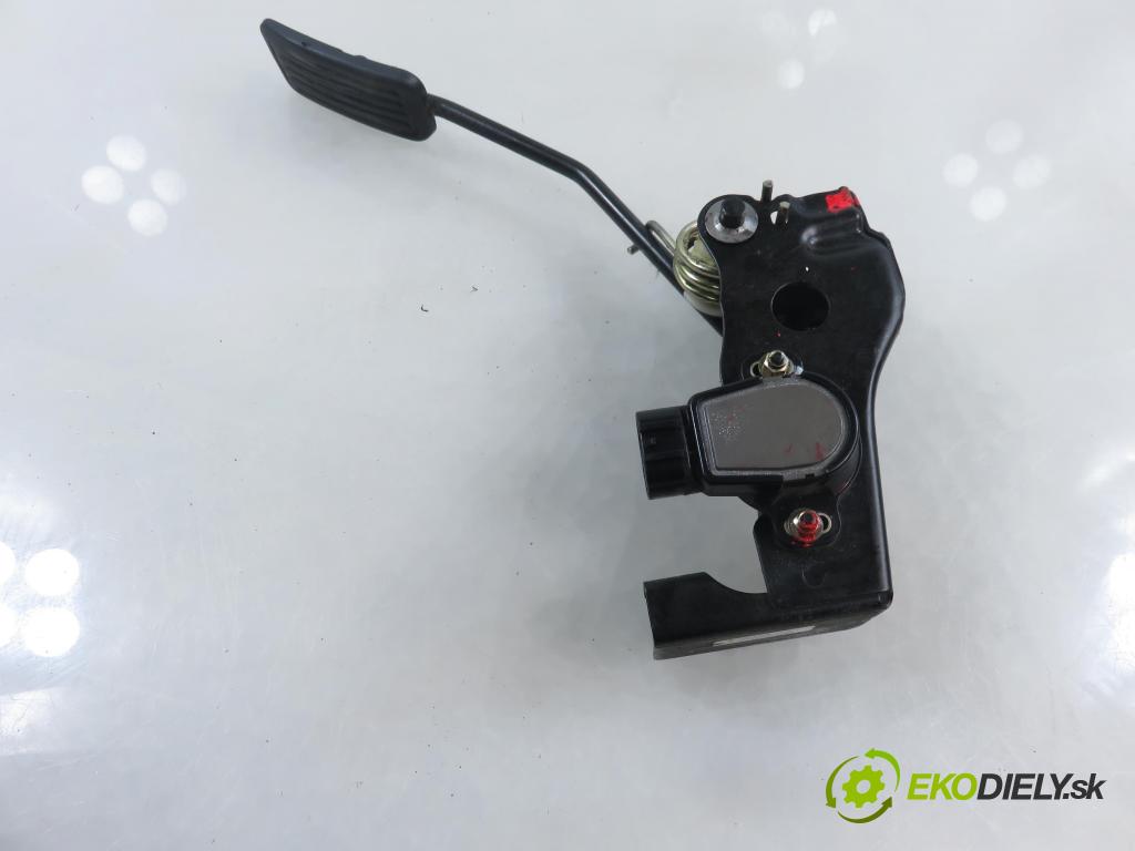 TOYOTA YARIS (_P1_) HB 2002 55,00 1.4 D-4D (NLP10_) - 1ND-TV 1364,00 Potenciometer plynu 7801052020 (Potenciometer plynového pedálu)