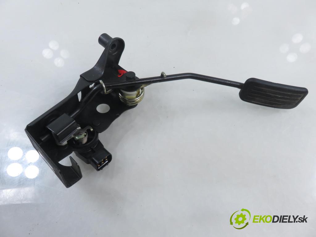 TOYOTA YARIS (_P1_) HB 2002 55,00 1.4 D-4D (NLP10_) - 1ND-TV 1364,00 Potenciometer plynu 7801052020 (Potenciometer plynového pedálu)