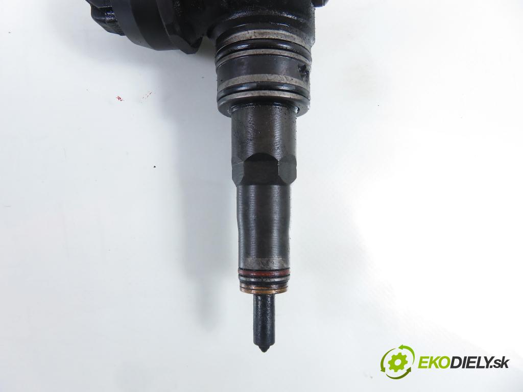 AUDI A6 Avant (4B5, C5) KOMBI 2005 96,00 1.9 TDI - AVF 1896,00 Vstrekovač 038130073BA ; 0414720216 (Vstrekovač paliva)