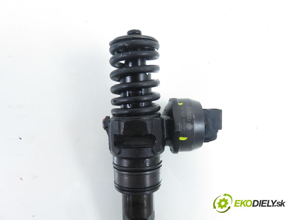 AUDI A6 Avant (4B5, C5) KOMBI 2005 96,00 1.9 TDI - AVF 1896,00 Vstrekovač 038130073BA ; 0414720216 (Vstrekovač paliva)