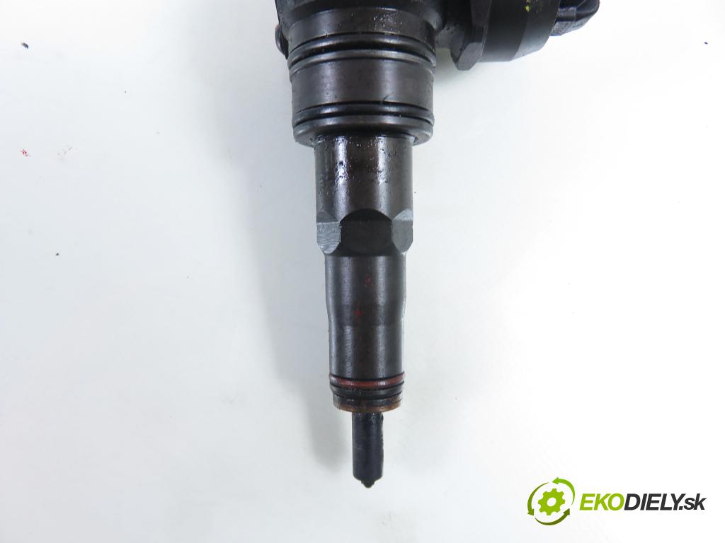 AUDI A6 Avant (4B5, C5) KOMBI 2005 96,00 1.9 TDI - AVF 1896,00 Vstrekovač 038130073BA ; 0414720216 (Vstrekovač paliva)