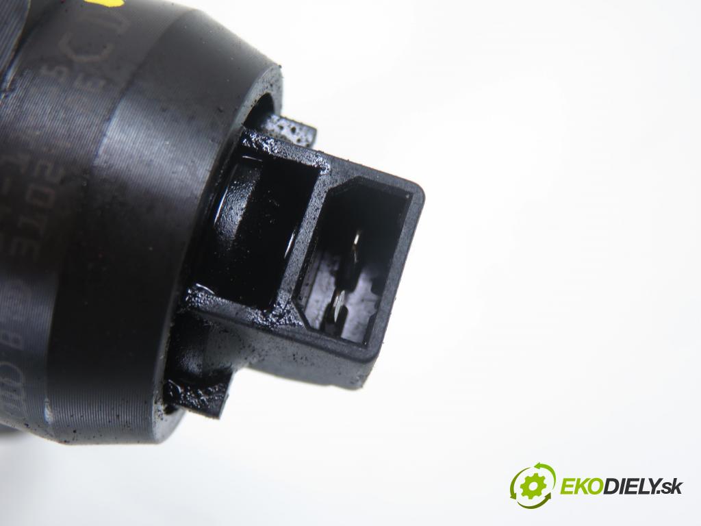 AUDI A6 Avant (4B5, C5) KOMBI 2005 96,00 1.9 TDI - AVF 1896,00 Vstrekovač 038130073BA ; 0414720216 (Vstrekovač paliva)