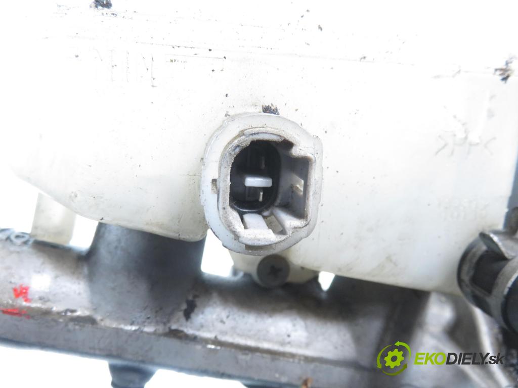 TOYOTA RAV 4 II (_A2_) SUV 2003 85,00 2.0 D-4D 4WD 116 - 1CD-FTV 1995,00 Posilovač 13101011260 (Servočerpadlo)