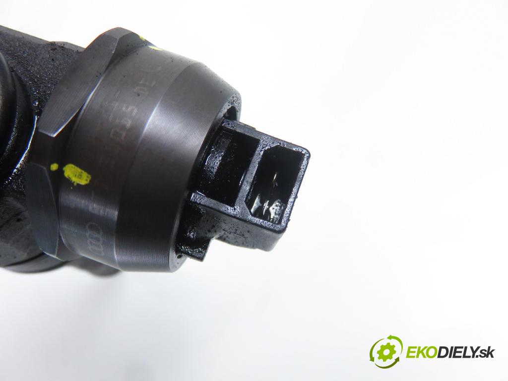 AUDI A6 Avant (4B5, C5) KOMBI 2005 96,00 1.9 TDI - AVF 1896,00 Vstrekovač 038130073BA ; 0414720216 (Vstrekovač paliva)