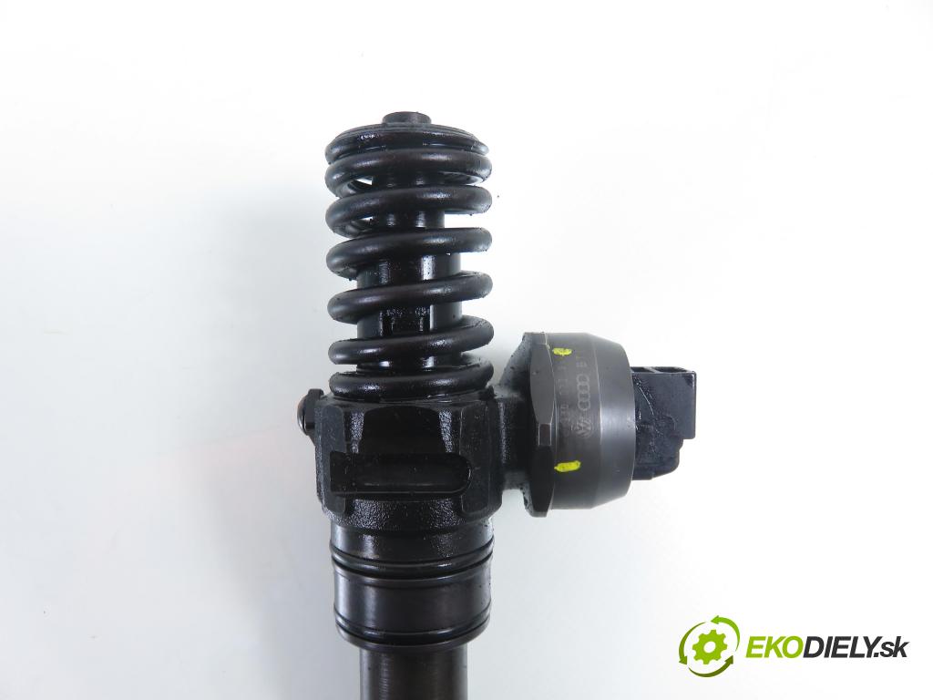 AUDI A6 Avant (4B5, C5) KOMBI 2005 96,00 1.9 TDI - AVF 1896,00 Vstrekovač 038130073BA ; 0414720216 (Vstrekovač paliva)