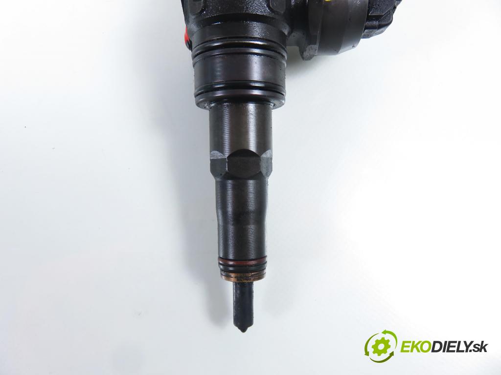 AUDI A6 Avant (4B5, C5) KOMBI 2005 96,00 1.9 TDI - AVF 1896,00 Vstrekovač 038130073BA ; 0414720216 (Vstrekovač paliva)