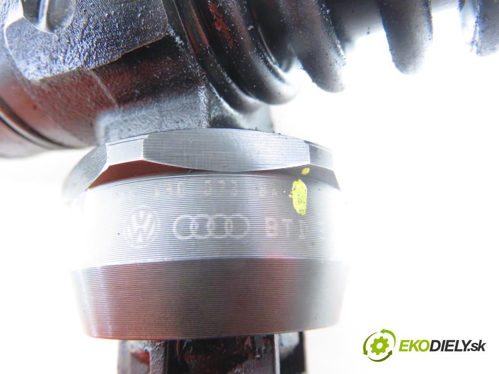 AUDI A6 Avant (4B5, C5) KOMBI 2005 96,00 1.9 TDI - AVF 1896,00 Vstrekovač 038130073BA ; 0414720216 (Vstrekovač paliva)