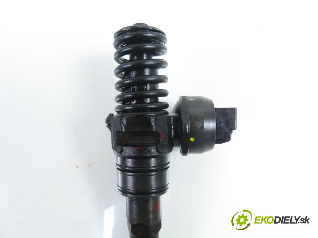 AUDI A6 Avant (4B5, C5) KOMBI 2005 96,00 1.9 TDI - AVF 1896,00 Vstrekovač 038130073BA ; 0414720216 (Vstrekovač paliva)