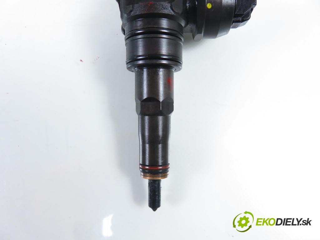 AUDI A6 Avant (4B5, C5) KOMBI 2005 96,00 1.9 TDI - AVF 1896,00 Vstrekovač 038130073BA ; 0414720216 (Vstrekovač paliva)