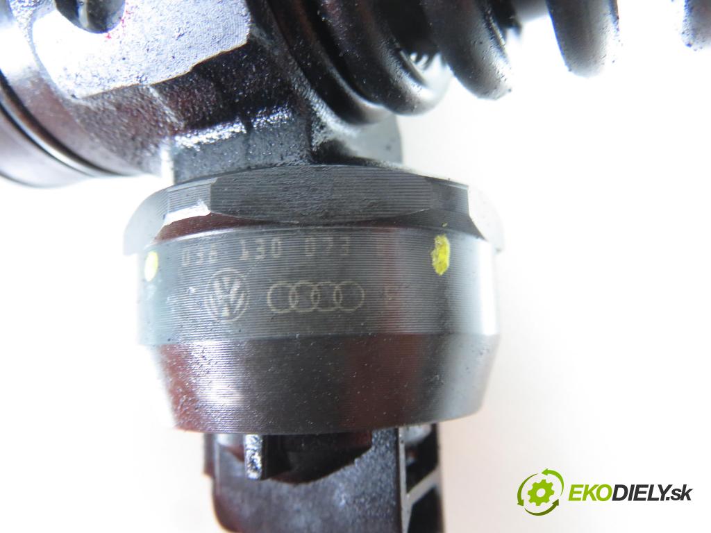 AUDI A6 Avant (4B5, C5) KOMBI 2005 96,00 1.9 TDI - AVF 1896,00 Vstrekovač 038130073BA ; 0414720216 (Vstrekovač paliva)