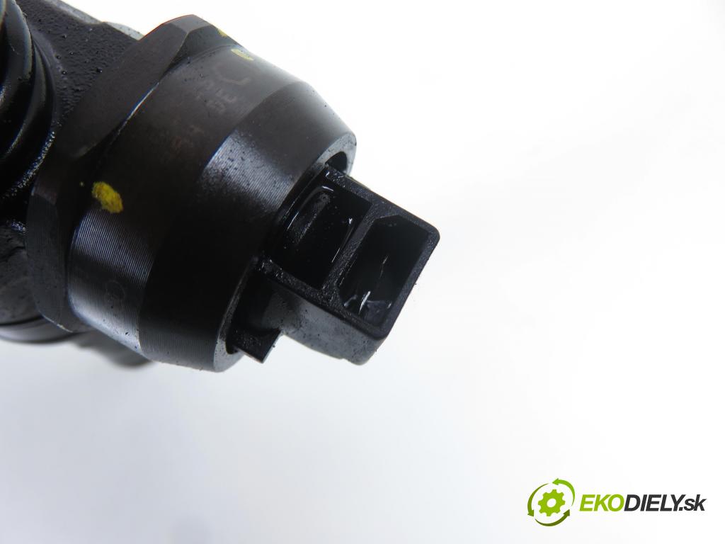 AUDI A6 Avant (4B5, C5) KOMBI 2005 96,00 1.9 TDI - AVF 1896,00 Vstrekovač 038130073BA ; 0414720216 (Vstrekovač paliva)