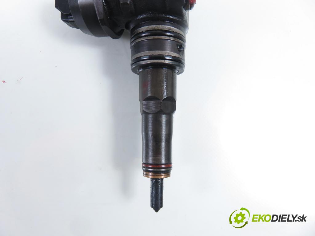 AUDI A6 Avant (4B5, C5) KOMBI 2005 96,00 1.9 TDI - AVF 1896,00 Vstrekovač 038130073BA ; 0414720216 (Vstrekovač paliva)