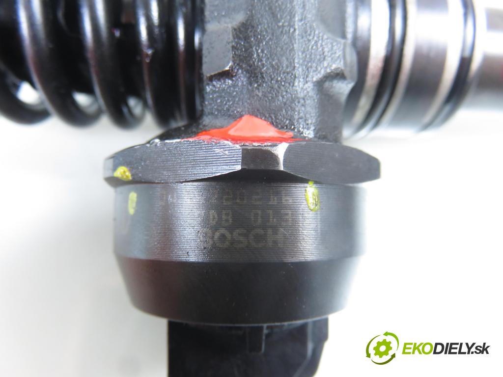 AUDI A6 Avant (4B5, C5) KOMBI 2005 96,00 1.9 TDI - AVF 1896,00 Vstrekovač 038130073BA ; 0414720216 (Vstrekovač paliva)