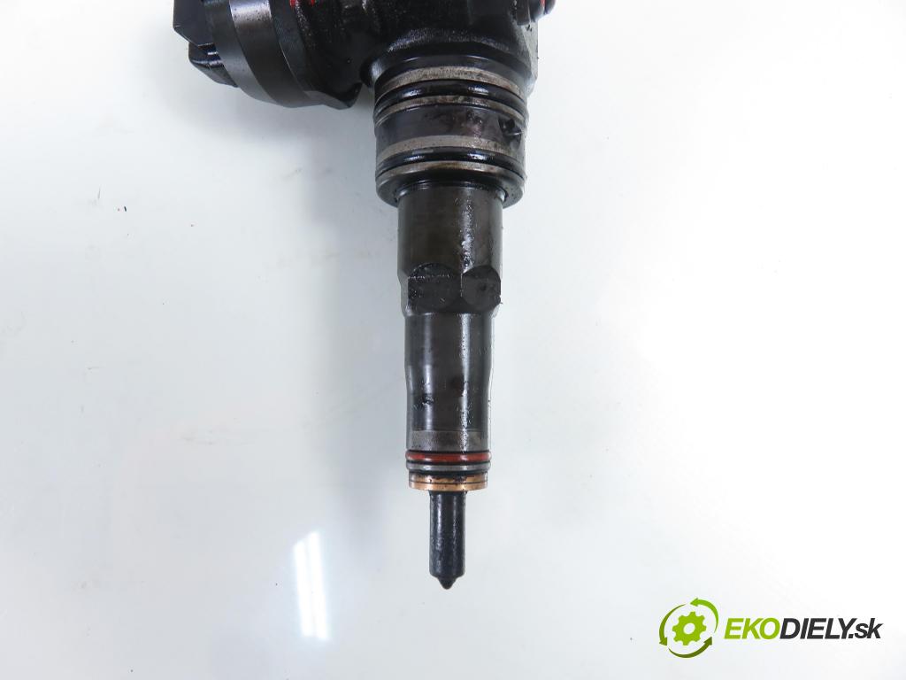 AUDI A6 Avant (4B5, C5) KOMBI 2005 96,00 1.9 TDI - AVF 1896,00 Vstrekovač 038130073BA ; 0414720216 (Vstrekovač paliva)