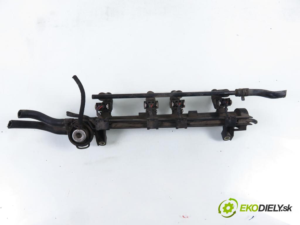 VW BORA (1J2) SEDAN 2000 85,00 2 - AQY 1984,00 Lišta vstrekovacia 0280155791 ; 06A906031C ; 037133317N (Vstrekovacia lišta)