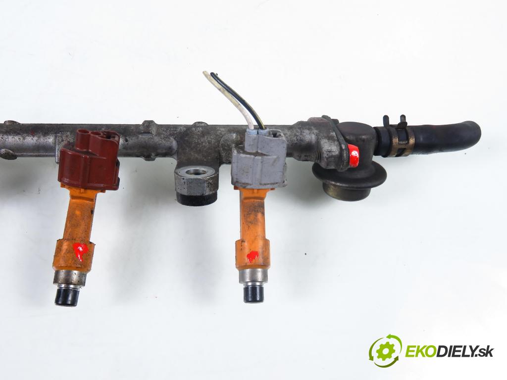 DAIHATSU SIRION (M3_) HB 2006 0,00 1.3 - K3-VE 1298,00 Lišta vstrekovacia  (Vstrekovacia lišta)