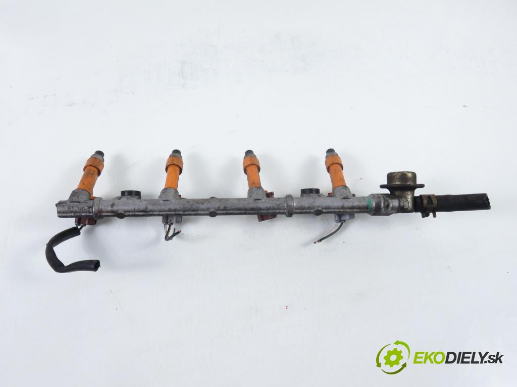 DAIHATSU SIRION (M3_) HB 2006 0,00 1.3 - K3-VE 1298,00 Lišta vstrekovacia  (Vstrekovacia lišta)