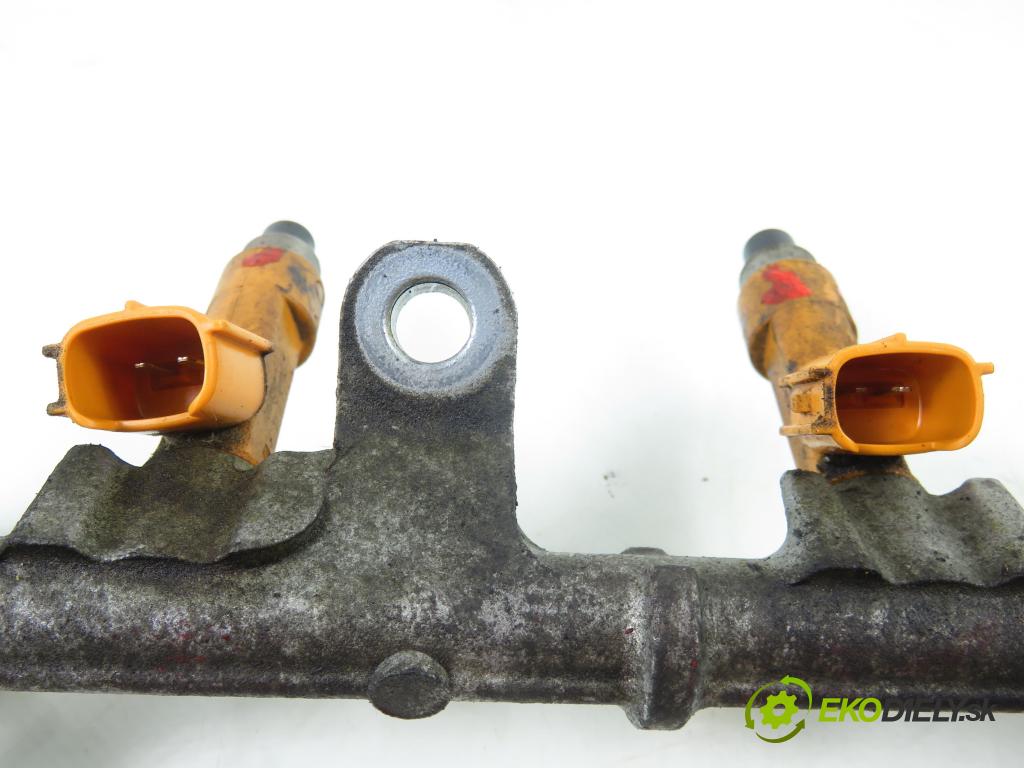 DAIHATSU SIRION (M3_) HB 2006 0,00 1.3 - K3-VE 1298,00 Lišta vstrekovacia  (Vstrekovacia lišta)