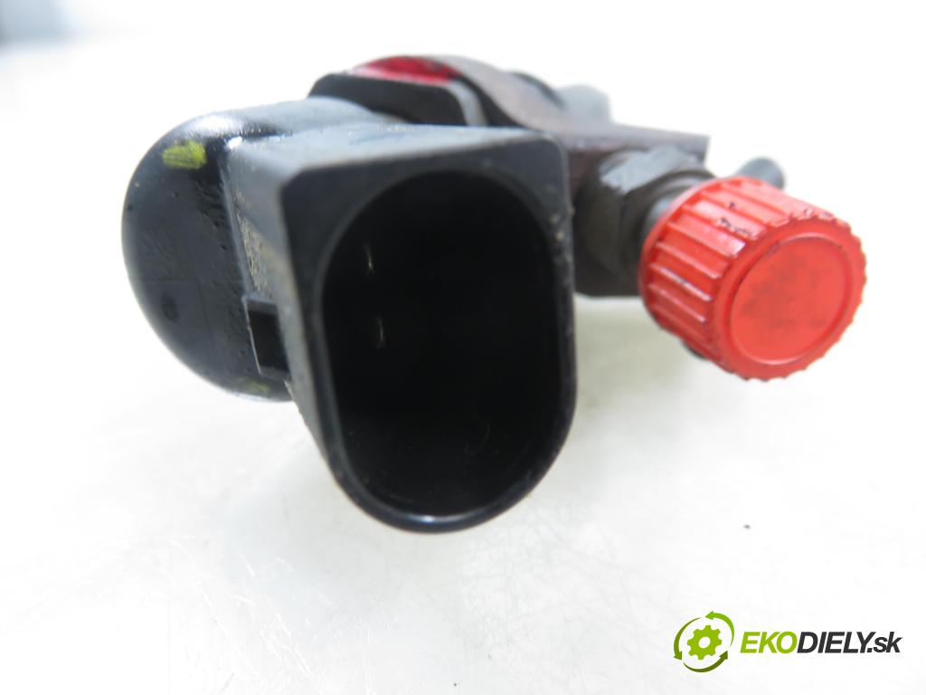 PEUGEOT PARTNER Combispace (5F) KOMBIVAN 2004 66,00 2.0 HDI - RHY (DW10TD) 1997,00 vstrekovač 9652173780 (Vstrekovač paliva)