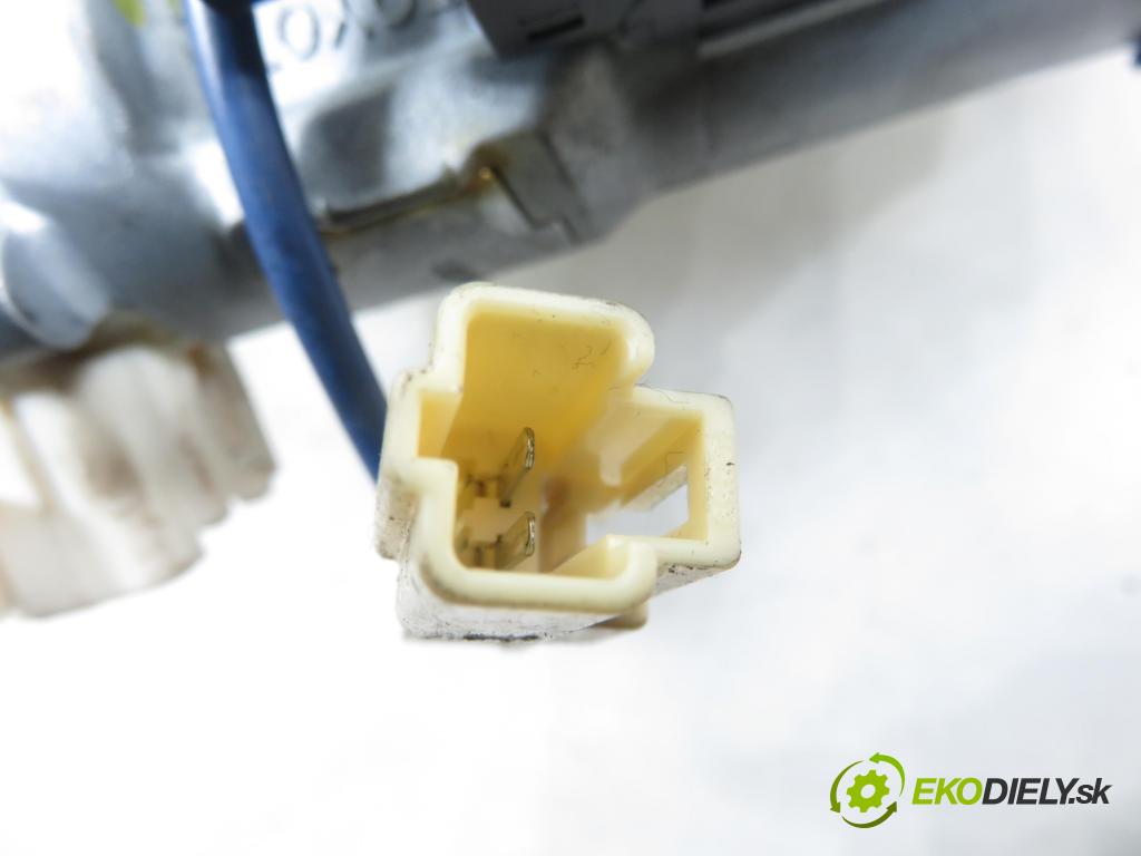 TOYOTA YARIS (_P1_) HB 2002 55,00 1.4 D-4D (NLP10_) - 1ND-TV 1364,00 spinačka / zámky 45020521 ; 8978352010