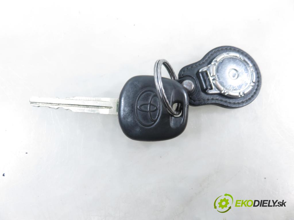 TOYOTA YARIS (_P1_) HB 2002 55,00 1.4 D-4D (NLP10_) - 1ND-TV 1364,00 spinačka / zámky 45020521 ; 8978352010