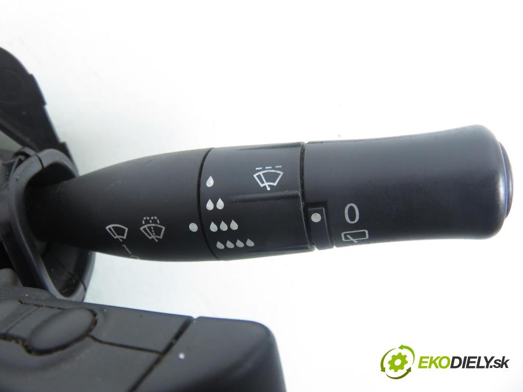 RENAULT MEGANE II Kombi (KM0/1_) KOMBI 2008 96,00 1.9 dCi 131 - F9Q 804 1870,00 páčka/prepínač