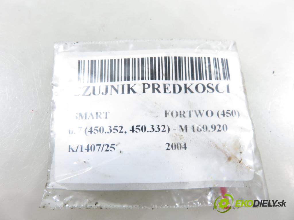 SMART FORTWO Coupe (450) HB 2004 45,00 0.7 (450.352, 450.332) - M 160.920 698,00 Snímač RÝCHLOSTI: 0003254V011