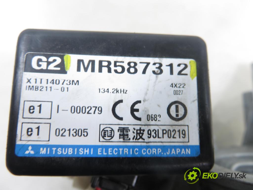 MITSUBISHI PAJERO PININ (H6_W, H7_W) SUV 2005 84,00 1.8 (H76W, H66W) - 4G93 (SOHC 16V) 1834,00 spinačka / zámky MR587312