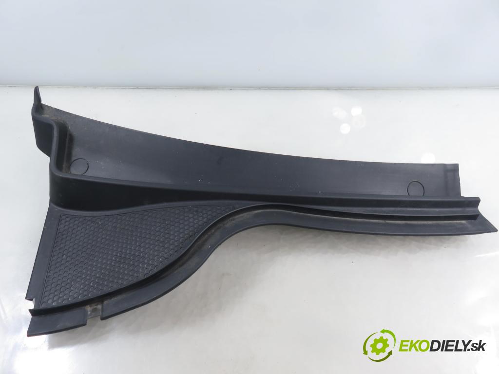 VW TIGUAN (5N_) SUV 2014 130,00 2.0 TDI 4motion - CFGC 1968,00 torpédo plast pod čelní okno 5N1819404A ; 5N1819403 (Plast pod čelním sklem)