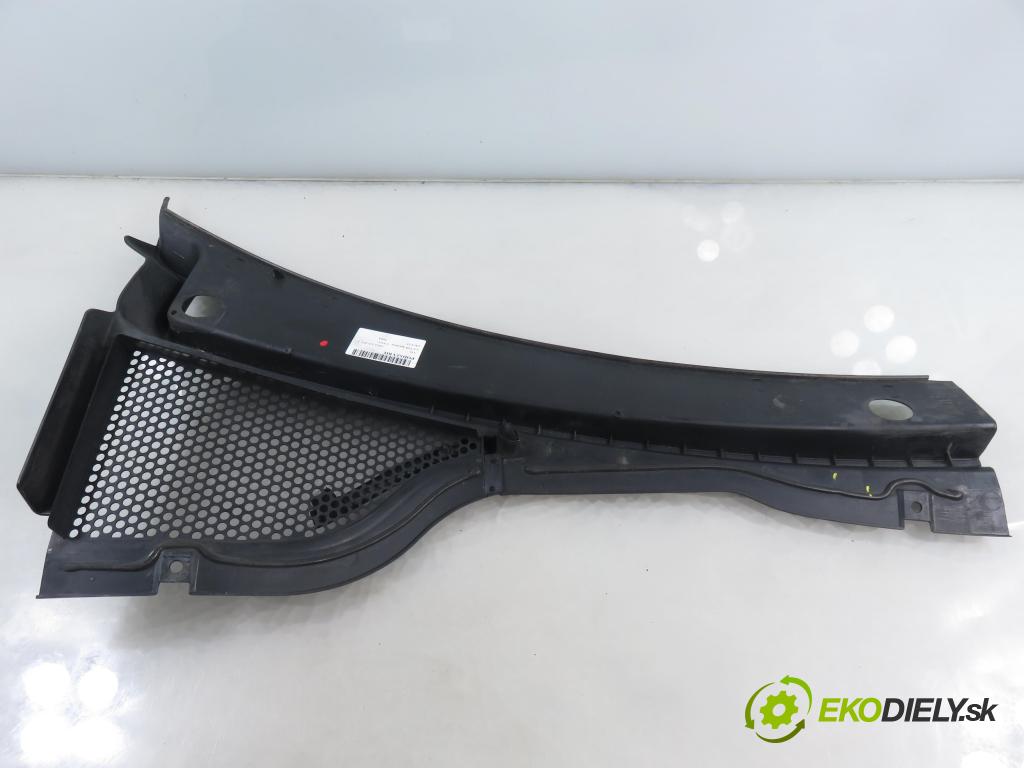 VW TIGUAN (5N_) SUV 2014 130,00 2.0 TDI 4motion - CFGC 1968,00 torpédo plast pod čelní okno 5N1819404A ; 5N1819403 (Plast pod čelním sklem)