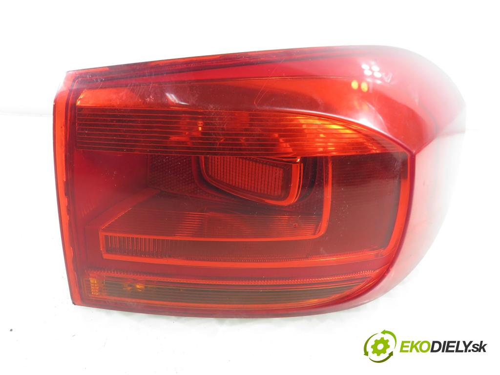 VW TIGUAN (5N_) SUV 2014 130,00 2.0 TDI 4motion - CFGC 1968,00 Svetlo pravé zadné