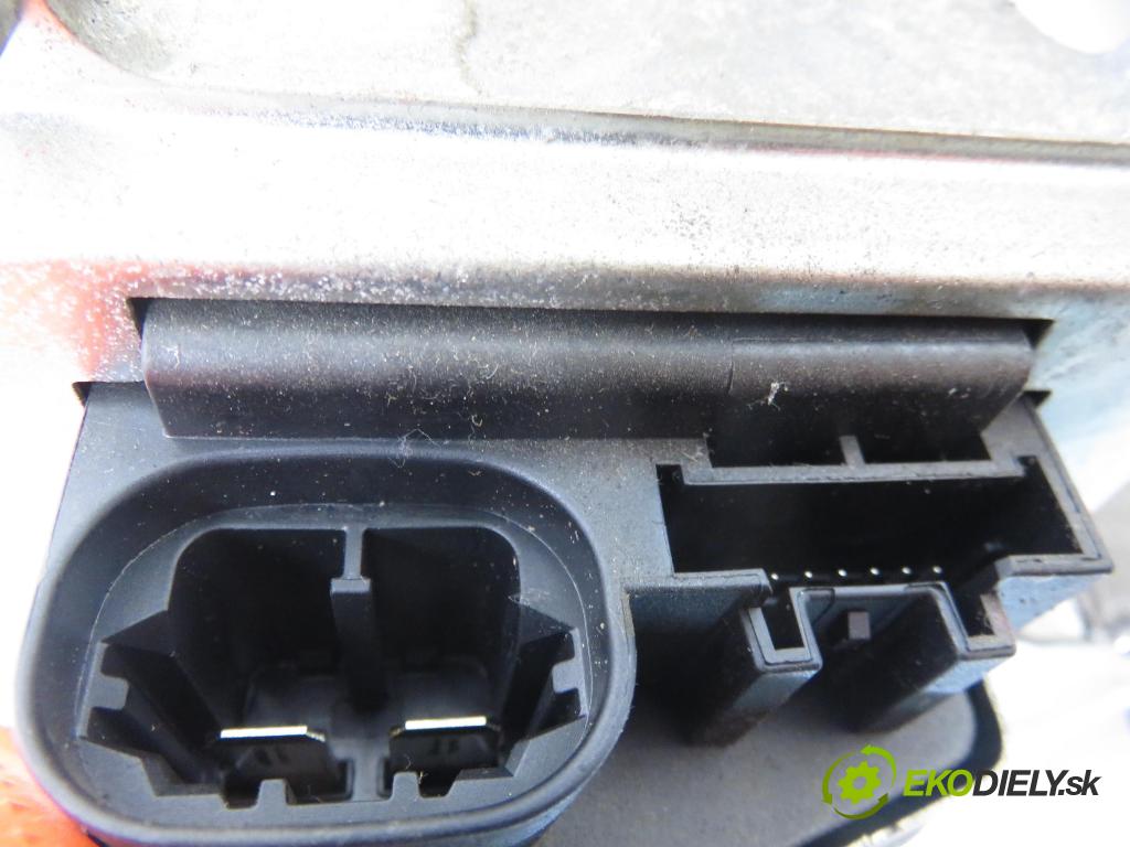 RENAULT MEGANE II Kombi (KM0/1_) KOMBI 2008 96,00 1.9 dCi 131 - F9Q 804 1870,00 serv/podporovanie elektrické 8200738088
