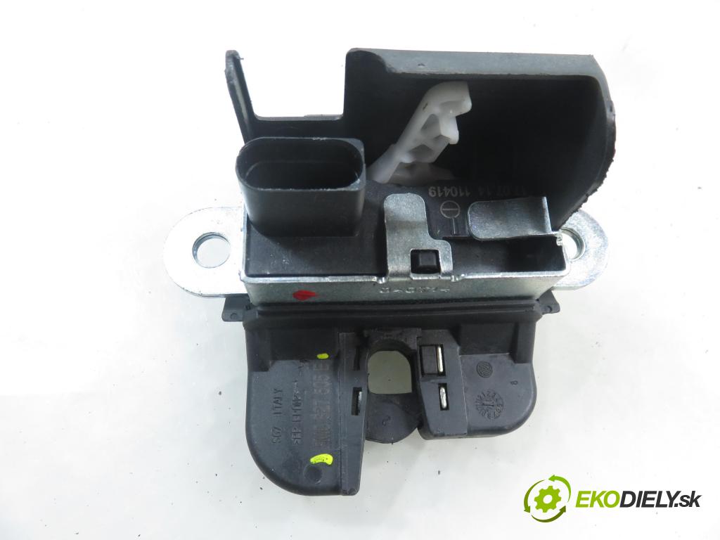 VW TIGUAN (5N_) SUV 2014 130,00 2.0 TDI 4motion - CFGC 1968,00 zámok dverí kufor EL. 5M0827505E