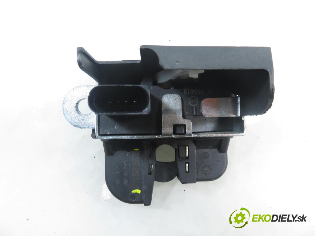 VW TIGUAN (5N_) SUV 2014 130,00 2.0 TDI 4motion - CFGC 1968,00 zámok dverí kufor EL. 5M0827505E