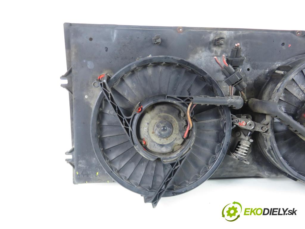 VW TRANSPORTER IV Skrzynia (70XA) KABINA/PLATFORMA 1994 55,00 2.4 D - AJA 2370,00 Ventilátor chladič vody 701121207B ; 701121205D