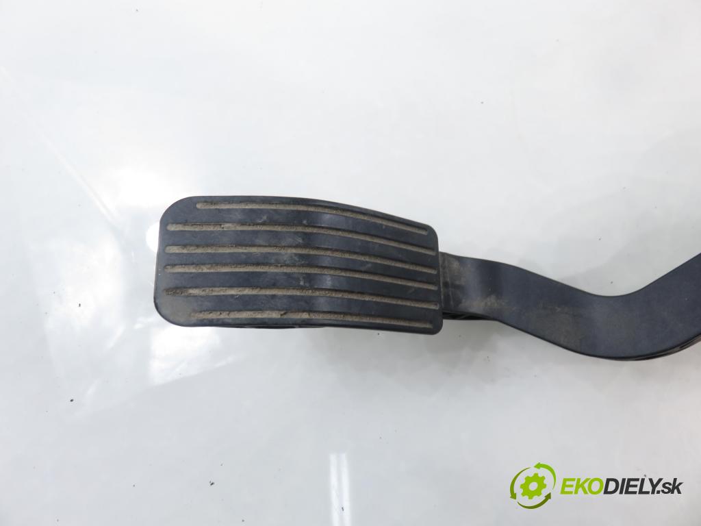 PEUGEOT 307 Break (3E) KOMBI 2002 79,00 2.0 HDI 110 - RHS (DW10ATED) 1997,00 Potenciometer plynu 0280752251 ; 9646702180 (Potenciometer plynového pedálu)